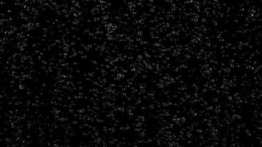 Hava kabarcıkları underwaterisolated siyah arka plan üzerine kapatın. Ağır çekim