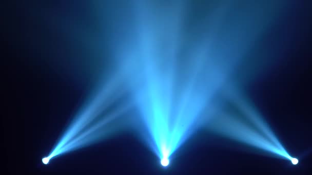 Abstract blauw plek licht met rook — Stockvideo