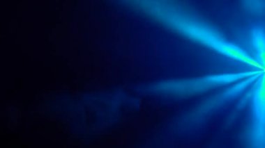 Duman siyah zemin ışık ışınları