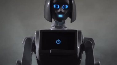 Robot kendini çağrı. Siyah duman arka plan. Yakın çekim. Ağır çekim