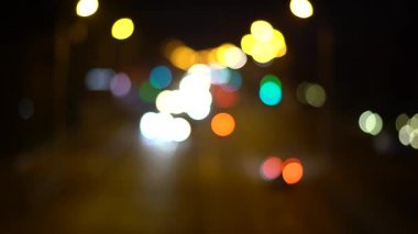 Gece ışıkları ve trafik ışıkları bokeh arka plan arka ışık