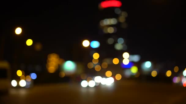 Zaman atlamalı odak araba farlar ve arka lambalar — Stok video