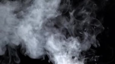 Siyah bir arka plan doku duman. Ağır çekim