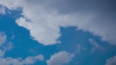 Bulutlar cennet hava yüksek. Zaman atlamalı