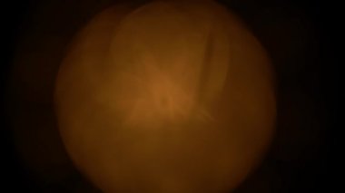 Edison lambası siyah arka plan üzerine