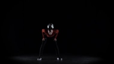 Yavaş çekim, gündelik jumper doldurma topu futbolcu.