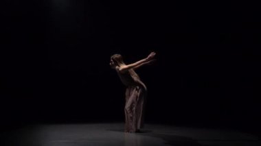 Yavaş çekim kadın spot Kiriş küçümseme pratik.