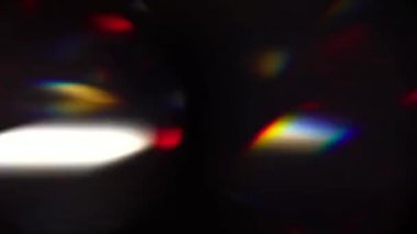 Mercek Bozukluğu 4K Işık Ufku, Parlak Lens parlamaları geçiş, başlık ve kaplama, ışık titreşimleri ve parlamalar için. Karanlık arka planda Ultra Yüksek Çözünürlükteki ışık sızıntısı