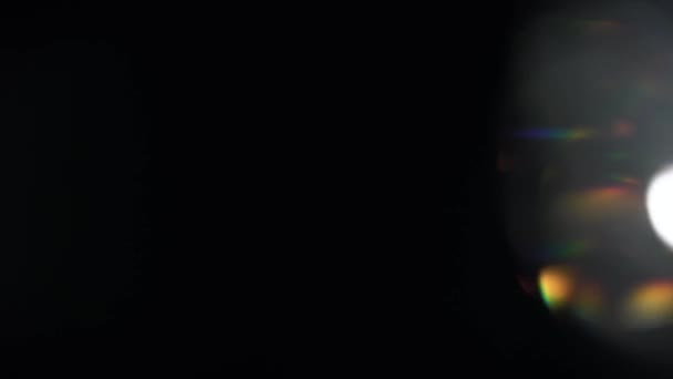 Objektivverzerrungen 4K Lichthorizont, Bright Lens Flare Blitze für Übergänge, Titel und Überlagerungen, Lichtimpulse und Leuchten. Lichtleck in Ultra High Definition auf dunklem Hintergrund mit echtem Linsenschlag — Stockvideo