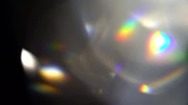 Mercek Bozukluğu 4K Işık Ufku, Parlak Lens parlamaları geçiş, başlık ve kaplama, ışık titreşimleri ve parlamalar için. Karanlık arka planda Ultra Yüksek Çözünürlükteki ışık sızıntısı