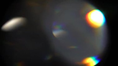 Mercek Bozukluğu 4K Işık Ufku, Parlak Lens parlamaları geçiş, başlık ve kaplama, ışık titreşimleri ve parlamalar için. Karanlık arka planda Ultra Yüksek Çözünürlükteki ışık sızıntısı