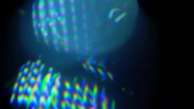 Mercek Bozukluğu 4K Işık Ufku, Parlak Lens parlamaları geçiş, başlık ve kaplama, ışık titreşimleri ve parlamalar için. Karanlık arka planda Ultra Yüksek Çözünürlükteki ışık sızıntısı