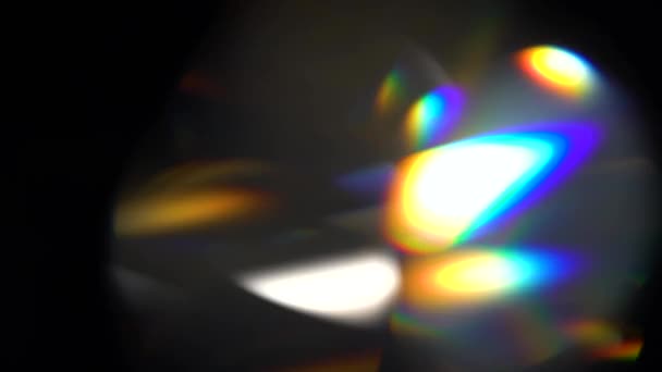 Objektivverzerrungen 4K Lichthorizont, Bright Lens Flare Blitze für Übergänge, Titel und Überlagerungen, Lichtimpulse und Leuchten. Lichtleck in Ultra High Definition auf dunklem Hintergrund mit echtem Linsenschlag — Stockvideo