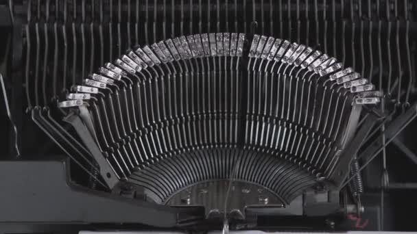 Λεπτομέρεια από μια παλιά γραφομηχανή, μηχανή του 30 — Αρχείο Βίντεο