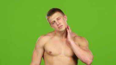 Adamın eklemleri ve boynu ağrıyormuş. Yeşil Ekran