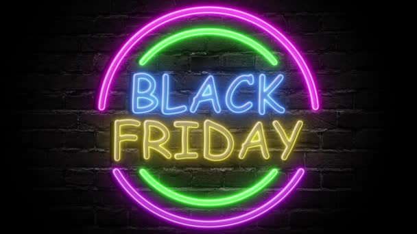 Černý pátek animace neonový světelný nápis na cihlové zdi. Prodejní banner blikající neonový styl pro promo video. Pojem prodej a odprodej. — Stock video