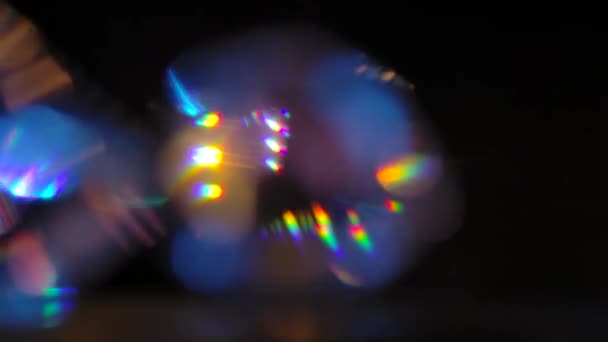 Fugas de luz multicolor de fondo. Lente estudio bengala fugas estallido superposiciones. Lámpara de iluminación natural efecto bokeh rayos. Para componer sobre sus imágenes, estilizar vídeo, transiciones — Vídeos de Stock