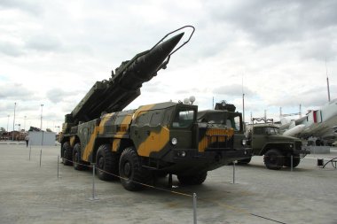 Müze ve sergi kompleksi Verkhnyaya Pyshma 'da açık havada askeri zırhlı araçlar ve otomotiv ekipmanları