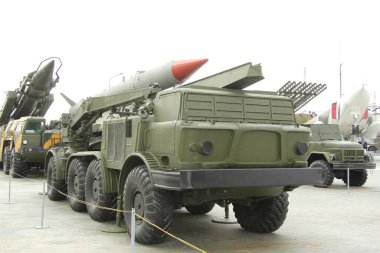 Müze ve sergi kompleksi Verkhnyaya Pyshma 'da açık havada askeri zırhlı araçlar ve otomotiv ekipmanları