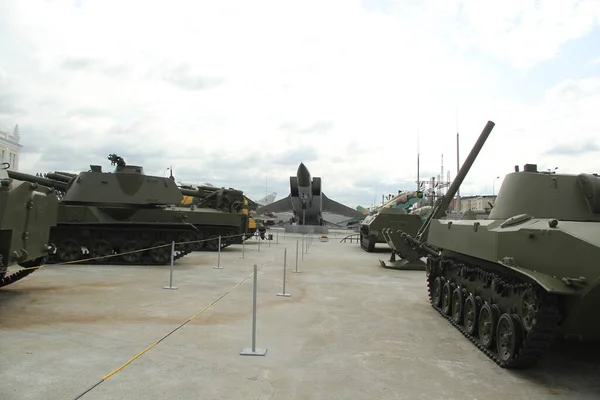 Museum Tentoonstellingscomplex Van Militaire Gepantserde Voertuigen Auto Uitrusting Open Lucht — Stockfoto