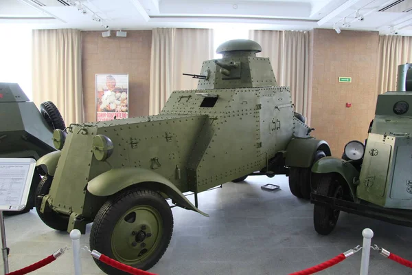 Verkhnyayaピシュマの野外での軍事装甲車や自動車機器の博物館や展示会複合体 — ストック写真