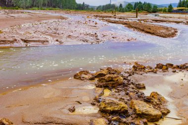 Havaya ve radyasyon kimyasal atık nehirlerine kimyasal salınımlardan sonra çevresel dışlama bölgesi