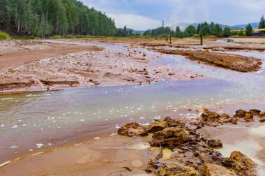 Havaya ve radyasyon kimyasal atık nehirlerine kimyasal salınımlardan sonra çevresel dışlama bölgesi