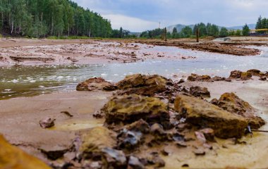 Havaya ve radyasyon kimyasal atık nehirlerine kimyasal salınımlardan sonra çevresel dışlama bölgesi