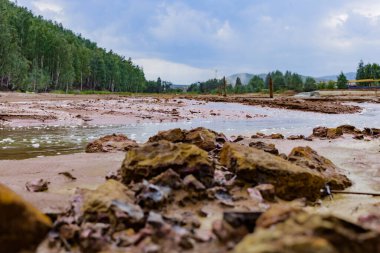 Havaya ve radyasyon kimyasal atık nehirlerine kimyasal salınımlardan sonra çevresel dışlama bölgesi
