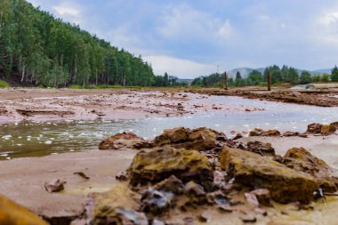 Havaya ve radyasyon kimyasal atık nehirlerine kimyasal salınımlardan sonra çevresel dışlama bölgesi