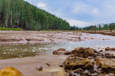 Havaya ve radyasyon kimyasal atık nehirlerine kimyasal salınımlardan sonra çevresel dışlama bölgesi