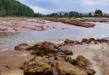 Havaya ve radyasyon kimyasal atık nehirlerine kimyasal salınımlardan sonra çevresel dışlama bölgesi