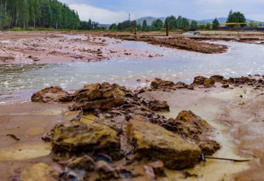 Havaya ve radyasyon kimyasal atık nehirlerine kimyasal salınımlardan sonra çevresel dışlama bölgesi
