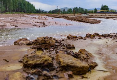 Havaya ve radyasyon kimyasal atık nehirlerine kimyasal salınımlardan sonra çevresel dışlama bölgesi