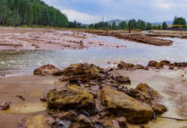 Havaya ve radyasyon kimyasal atık nehirlerine kimyasal salınımlardan sonra çevresel dışlama bölgesi