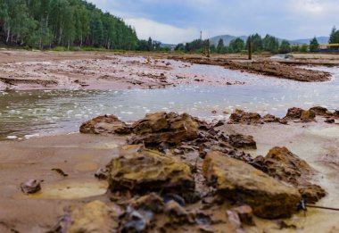 Havaya ve radyasyon kimyasal atık nehirlerine kimyasal salınımlardan sonra çevresel dışlama bölgesi