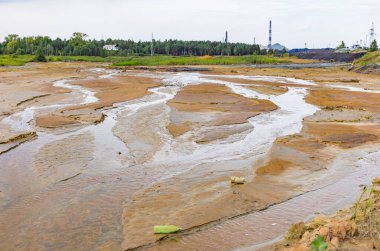 Havaya ve radyasyon kimyasal atık nehirlerine kimyasal salınımlardan sonra çevresel dışlama bölgesi