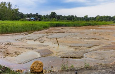 Havaya ve radyasyon kimyasal atık nehirlerine kimyasal salınımlardan sonra çevresel dışlama bölgesi