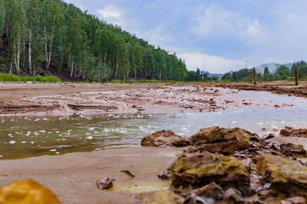 Havaya ve radyasyon kimyasal atık nehirlerine kimyasal salınımlardan sonra çevresel dışlama bölgesi