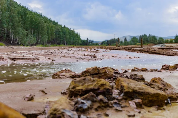 Havaya ve radyasyon kimyasal atık nehirlerine kimyasal salınımlardan sonra çevresel dışlama bölgesi