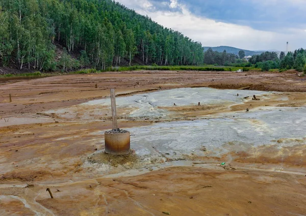 Havaya ve radyasyon kimyasal atık nehirlerine kimyasal salınımlardan sonra çevresel dışlama bölgesi