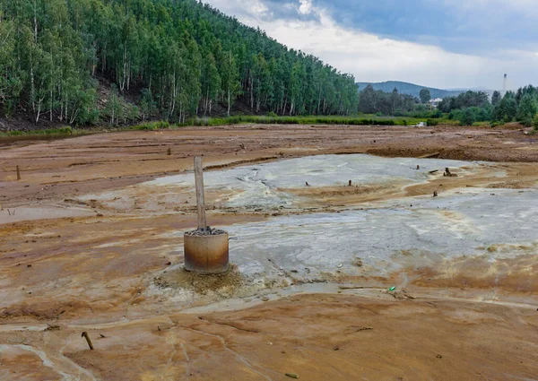 Havaya ve radyasyon kimyasal atık nehirlerine kimyasal salınımlardan sonra çevresel dışlama bölgesi
