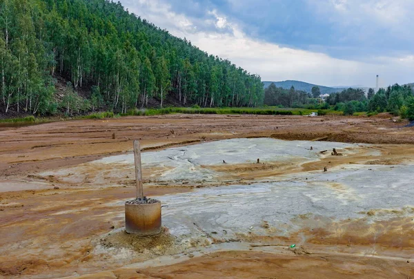 Havaya ve radyasyon kimyasal atık nehirlerine kimyasal salınımlardan sonra çevresel dışlama bölgesi
