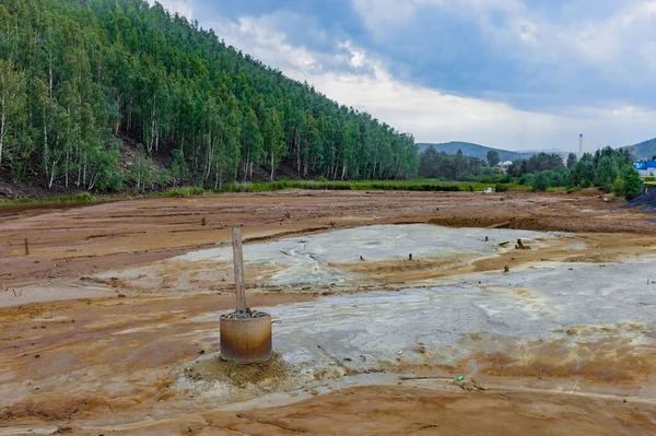 Havaya ve radyasyon kimyasal atık nehirlerine kimyasal salınımlardan sonra çevresel dışlama bölgesi