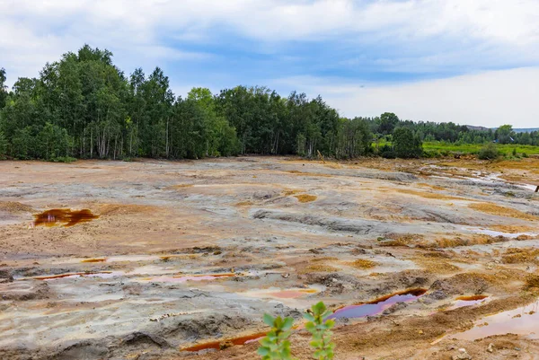 Havaya ve radyasyon kimyasal atık nehirlerine kimyasal salınımlardan sonra çevresel dışlama bölgesi