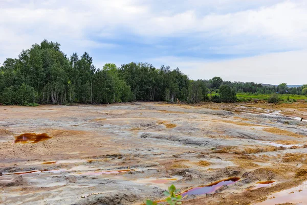 Havaya ve radyasyon kimyasal atık nehirlerine kimyasal salınımlardan sonra çevresel dışlama bölgesi