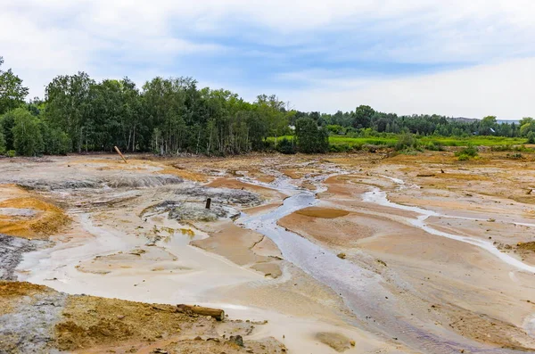 Havaya ve radyasyon kimyasal atık nehirlerine kimyasal salınımlardan sonra çevresel dışlama bölgesi
