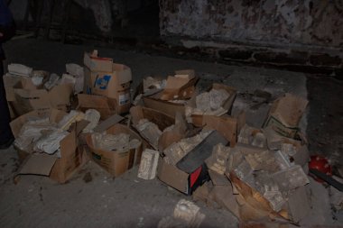 Araştırmalar Kishtym şehrinin etrafındaki tarihçilerle birlikte yürür ve mimari eserleri, yıkımları ve restorasyonlarını inceler.