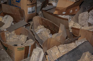 Araştırmalar Kishtym şehrinin etrafındaki tarihçilerle birlikte yürür ve mimari eserleri, yıkımları ve restorasyonlarını inceler.