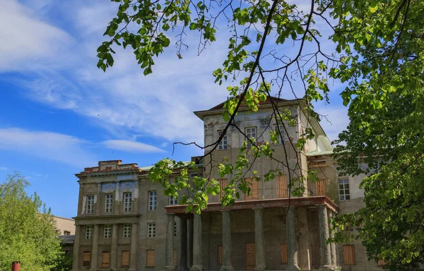 Caminata Investigación Con Los Historiadores Ciudad Kyshtym Para Inspeccionar Monumentos —  Fotos de Stock